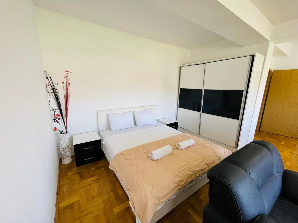 Front Beach Exclusive Apartments Struga Exterior photo